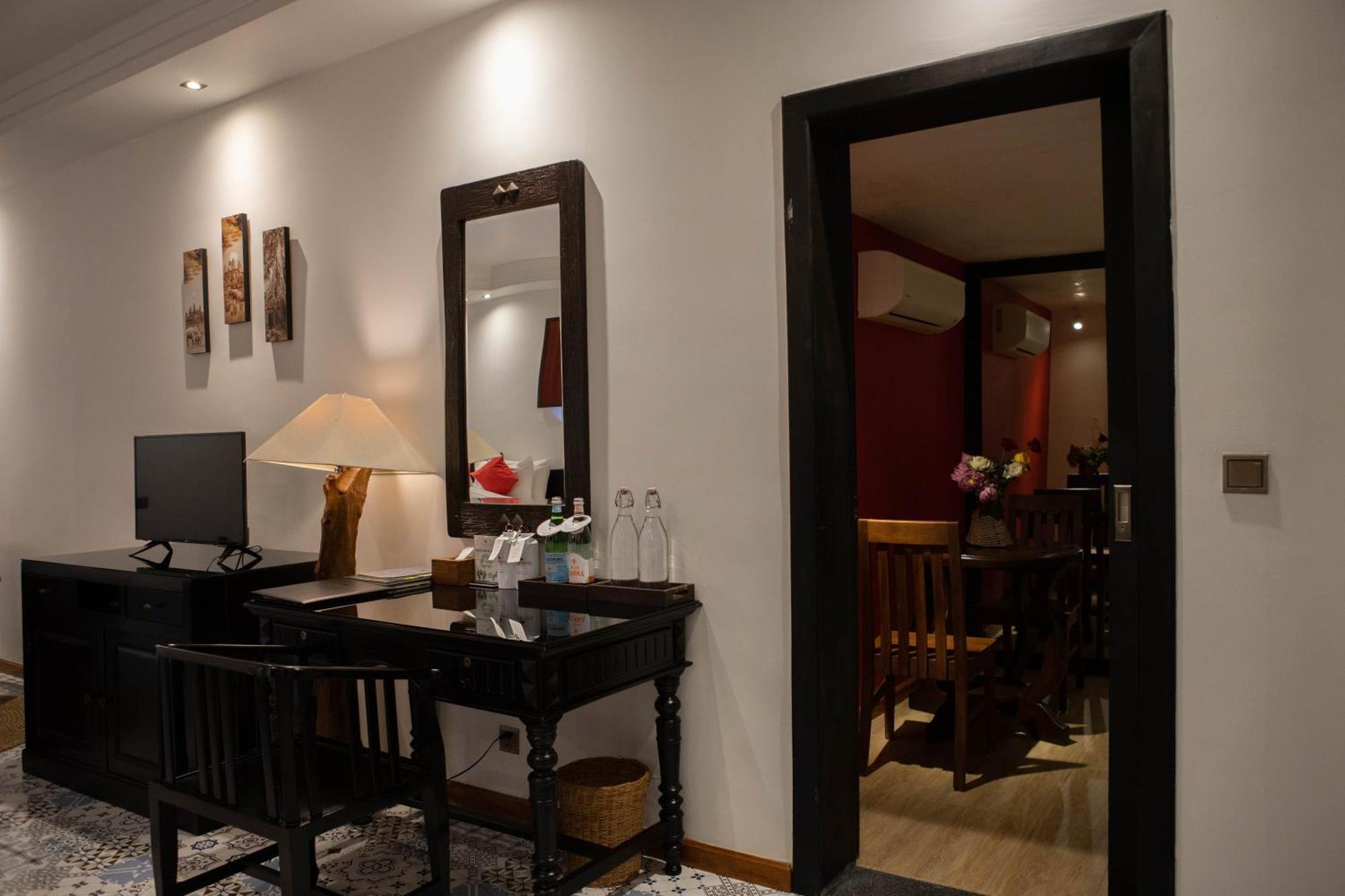 La Rose Suites Phnom Penh Exteriör bild