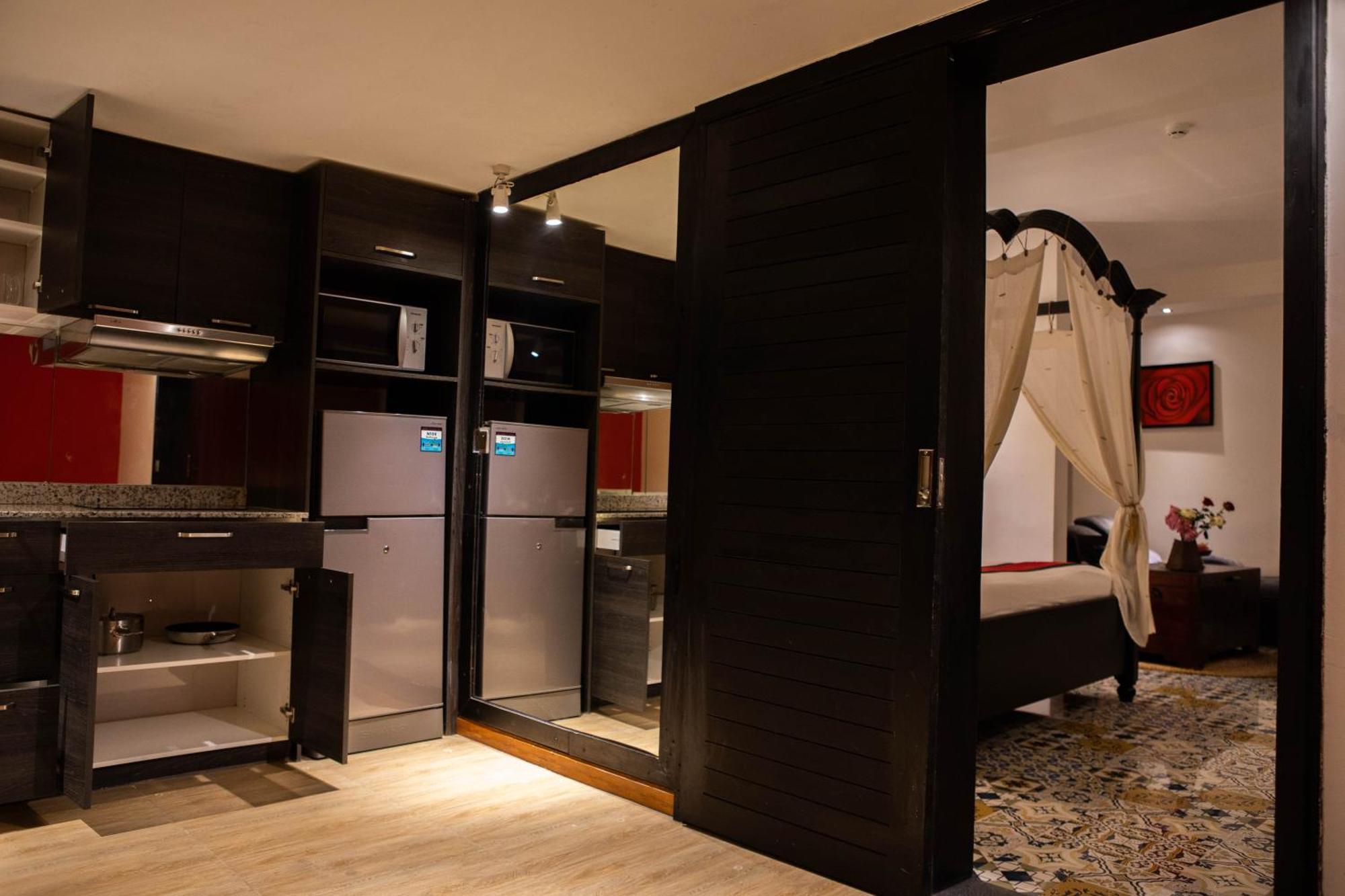 La Rose Suites Phnom Penh Exteriör bild