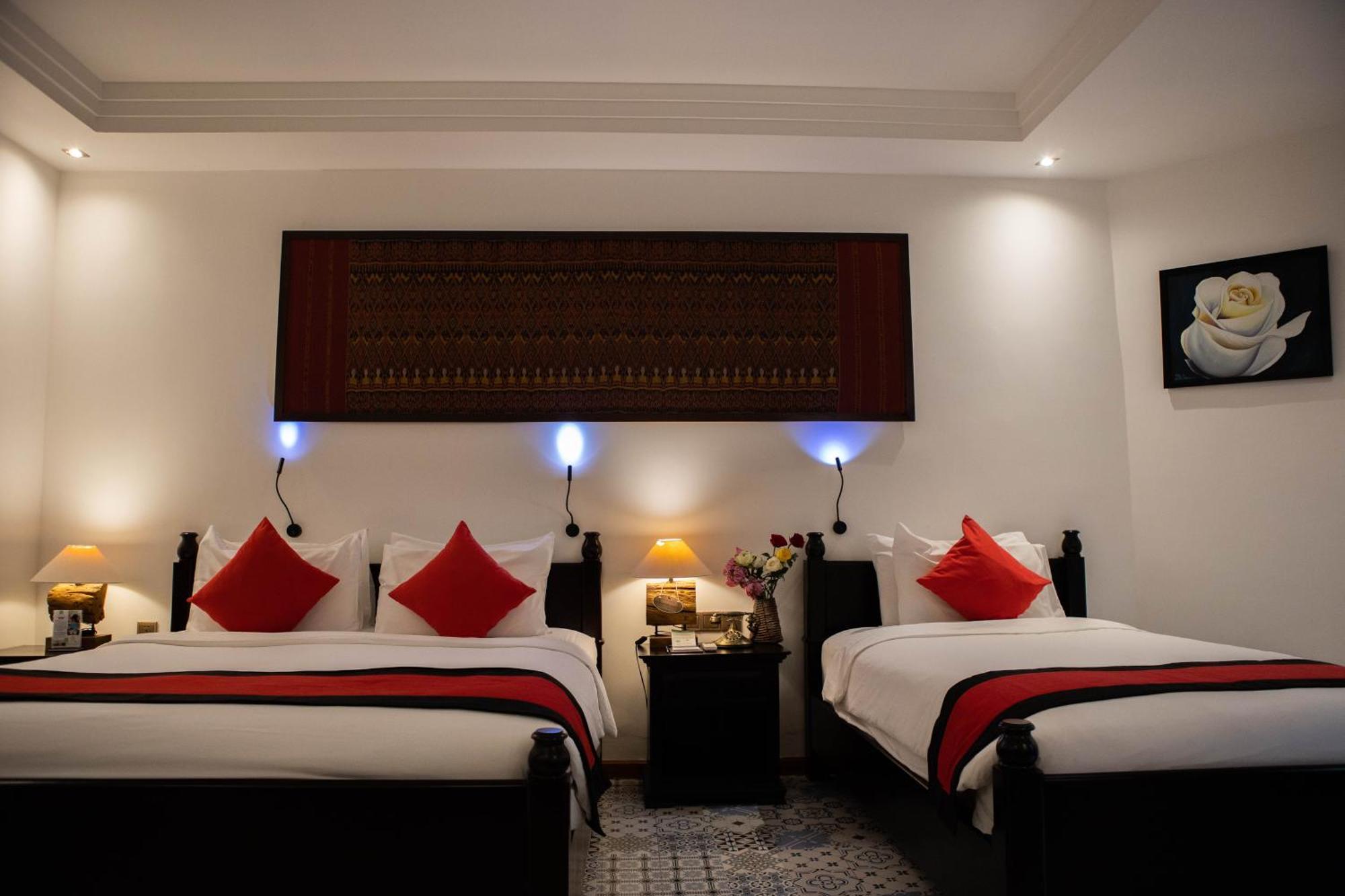 La Rose Suites Phnom Penh Exteriör bild