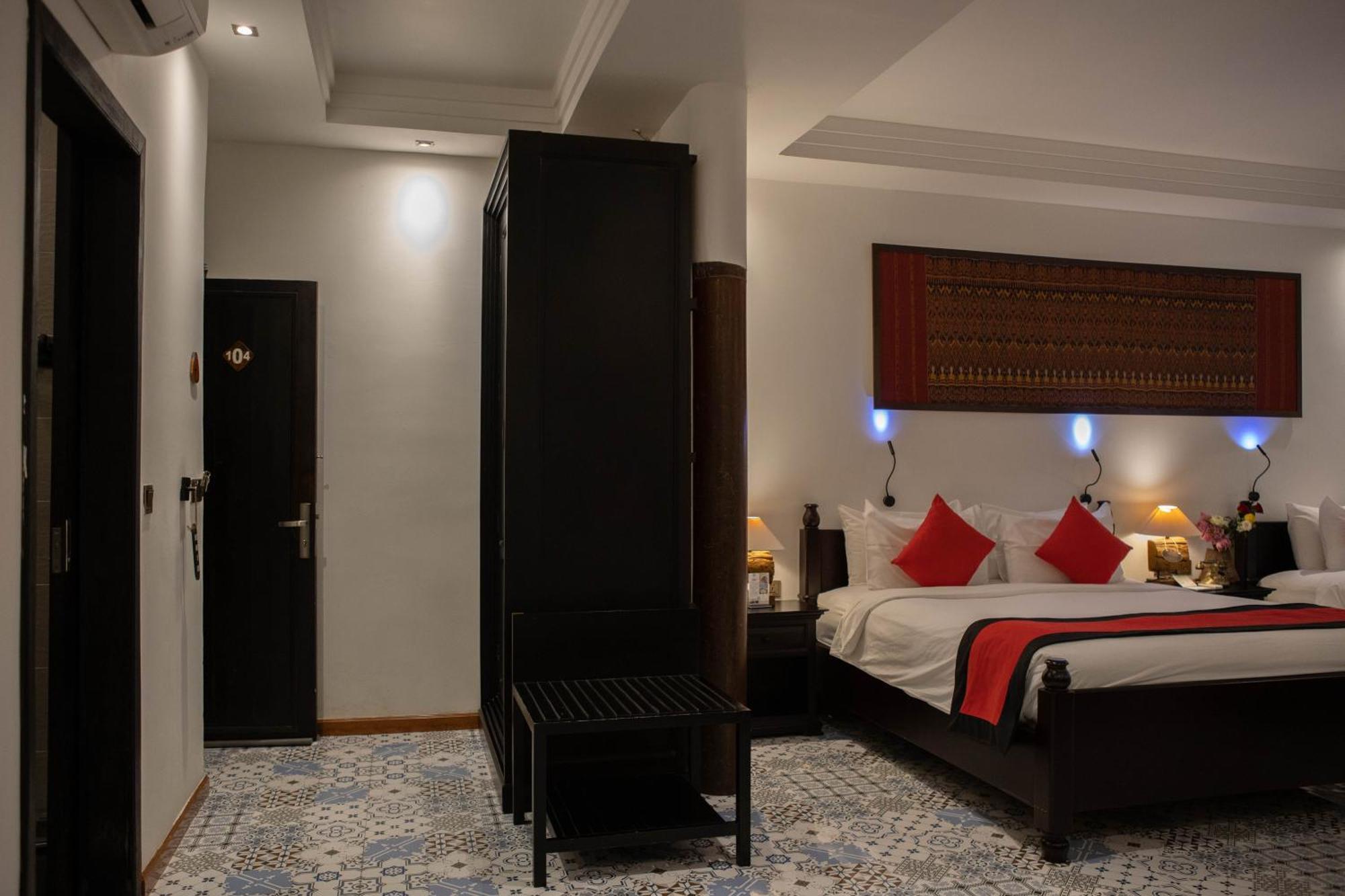 La Rose Suites Phnom Penh Exteriör bild