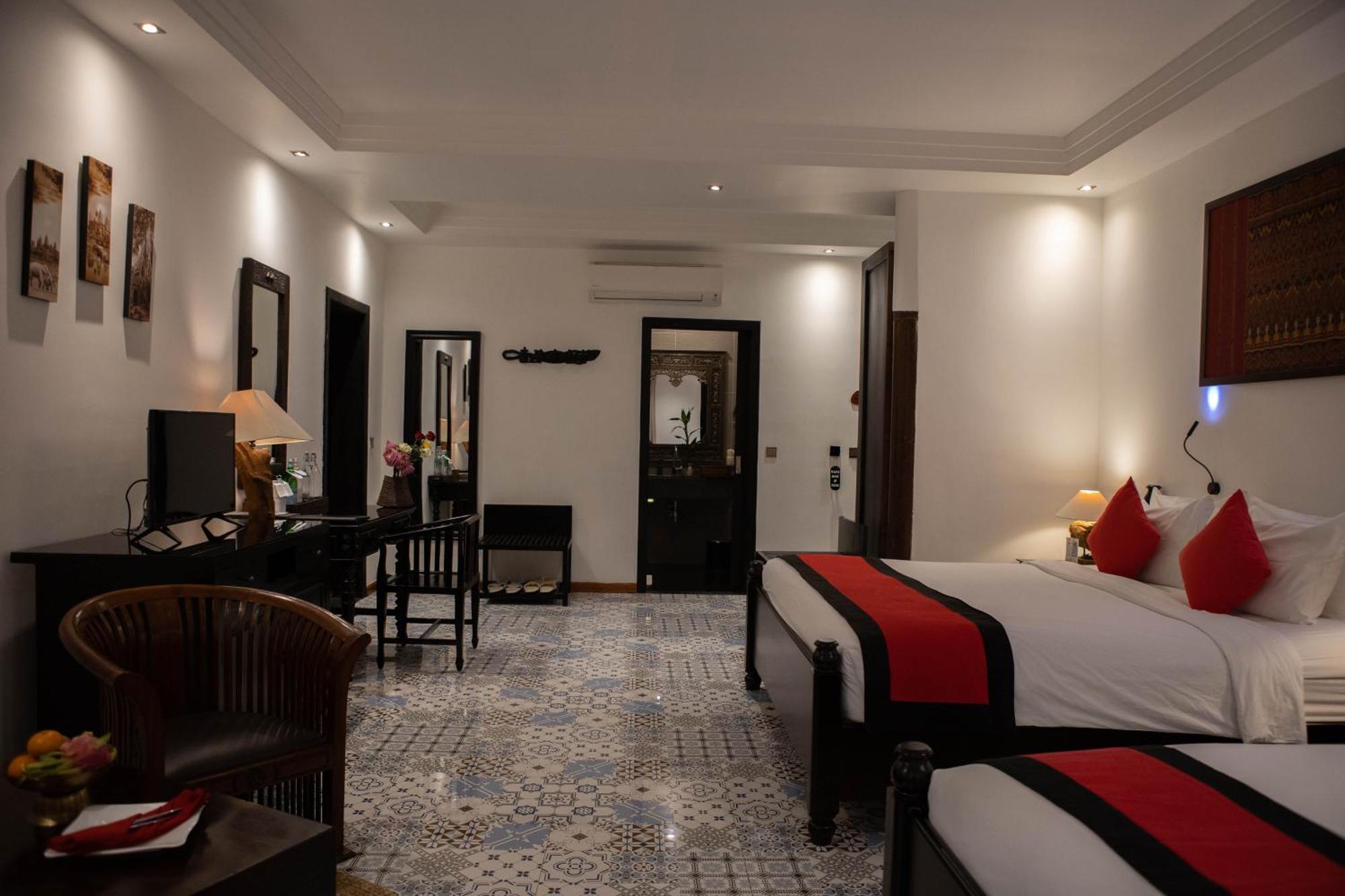 La Rose Suites Phnom Penh Exteriör bild