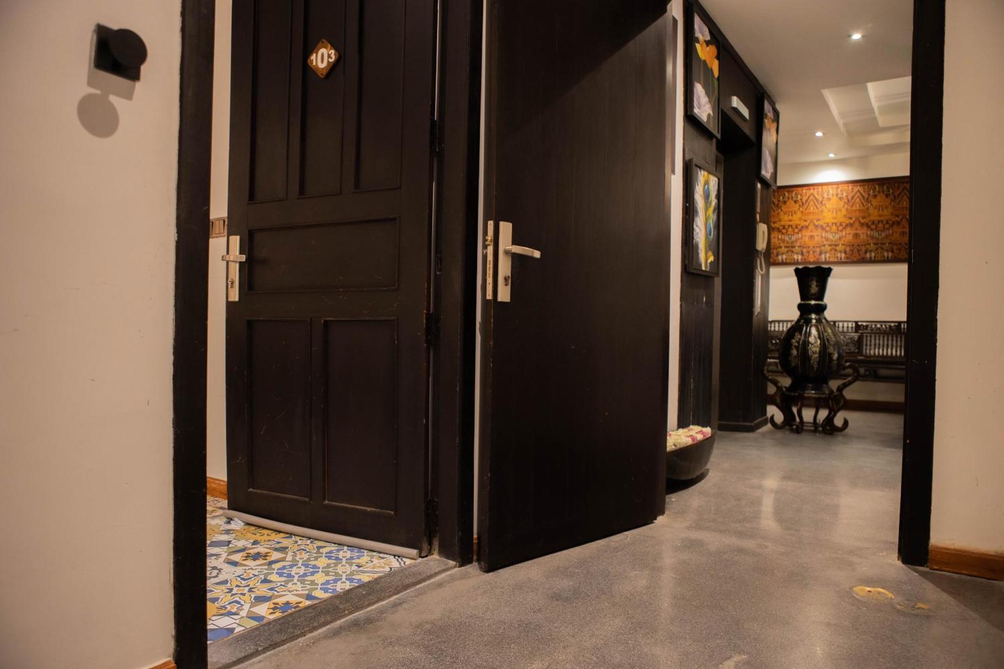 La Rose Suites Phnom Penh Exteriör bild