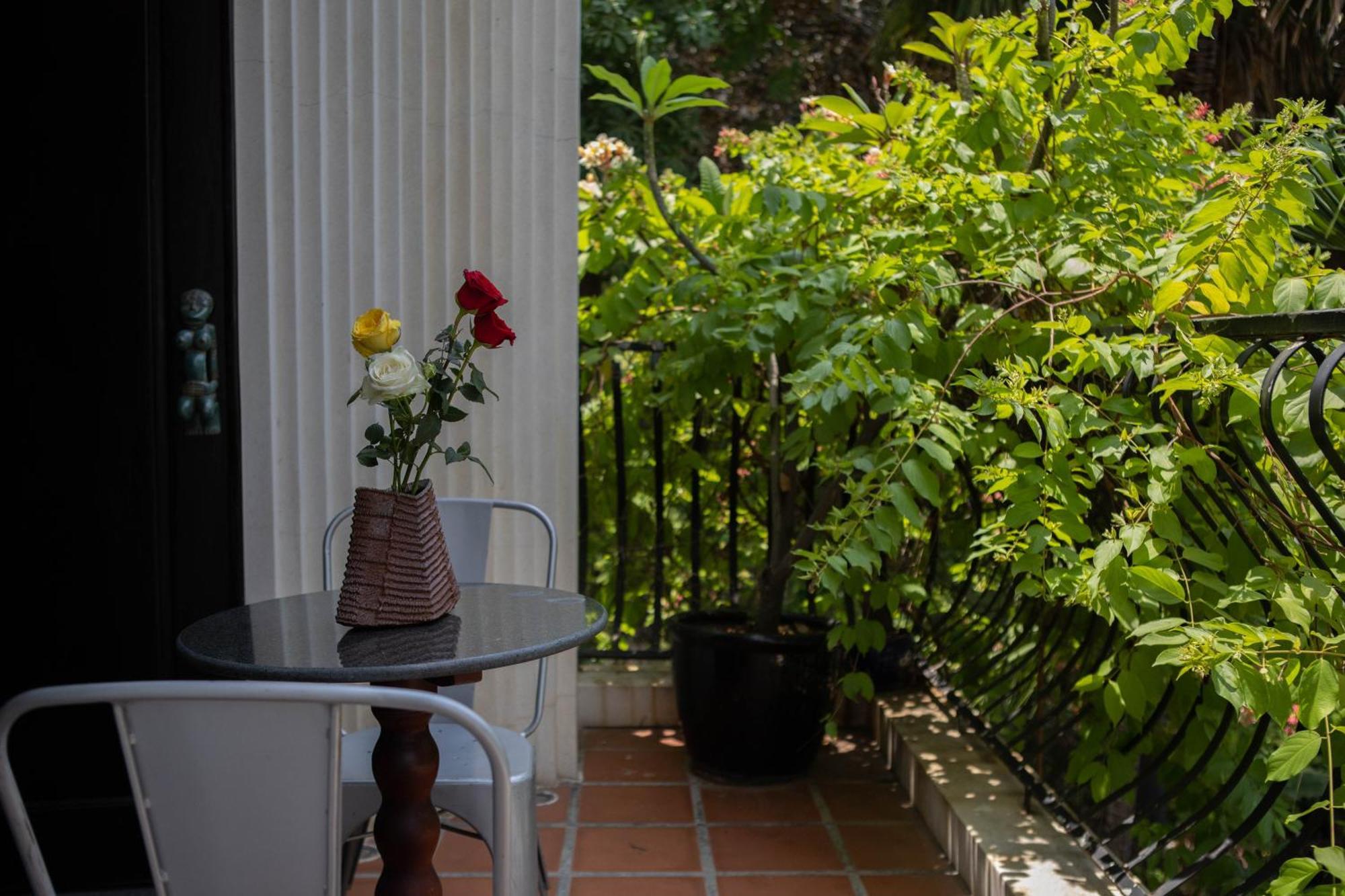 La Rose Suites Phnom Penh Exteriör bild