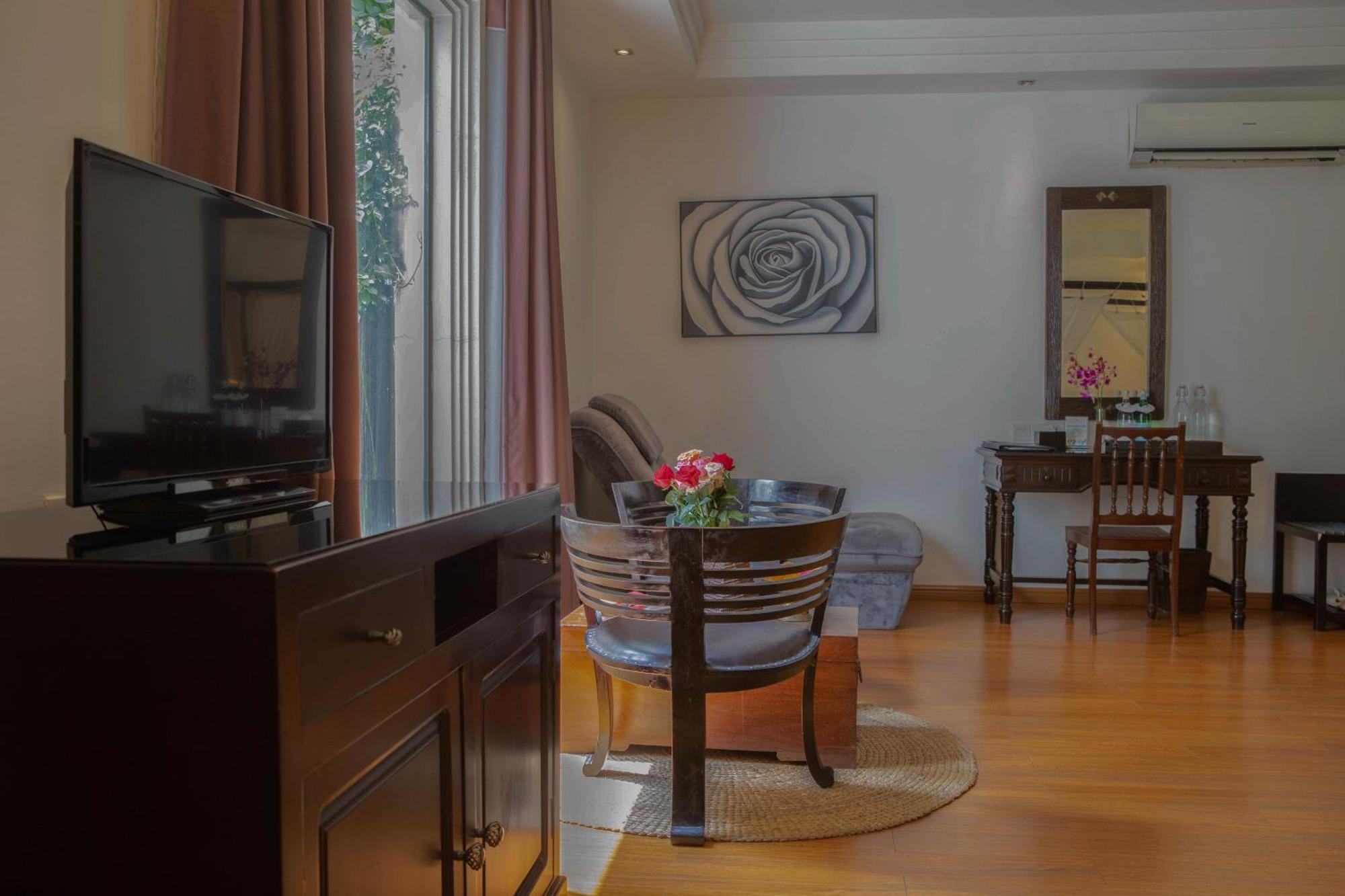 La Rose Suites Phnom Penh Exteriör bild