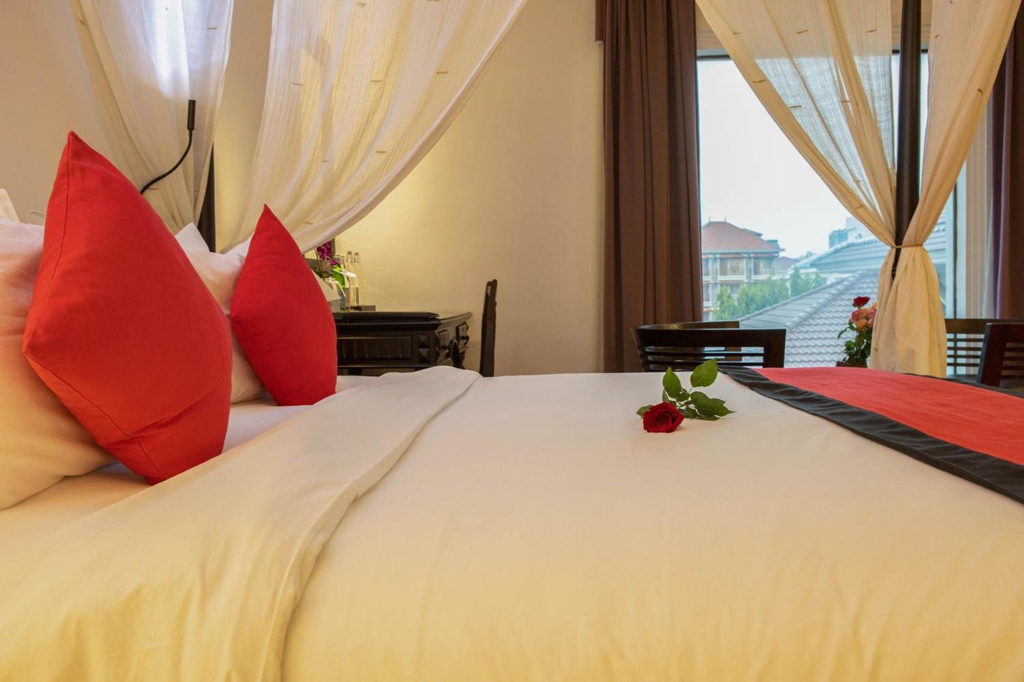 La Rose Suites Phnom Penh Exteriör bild
