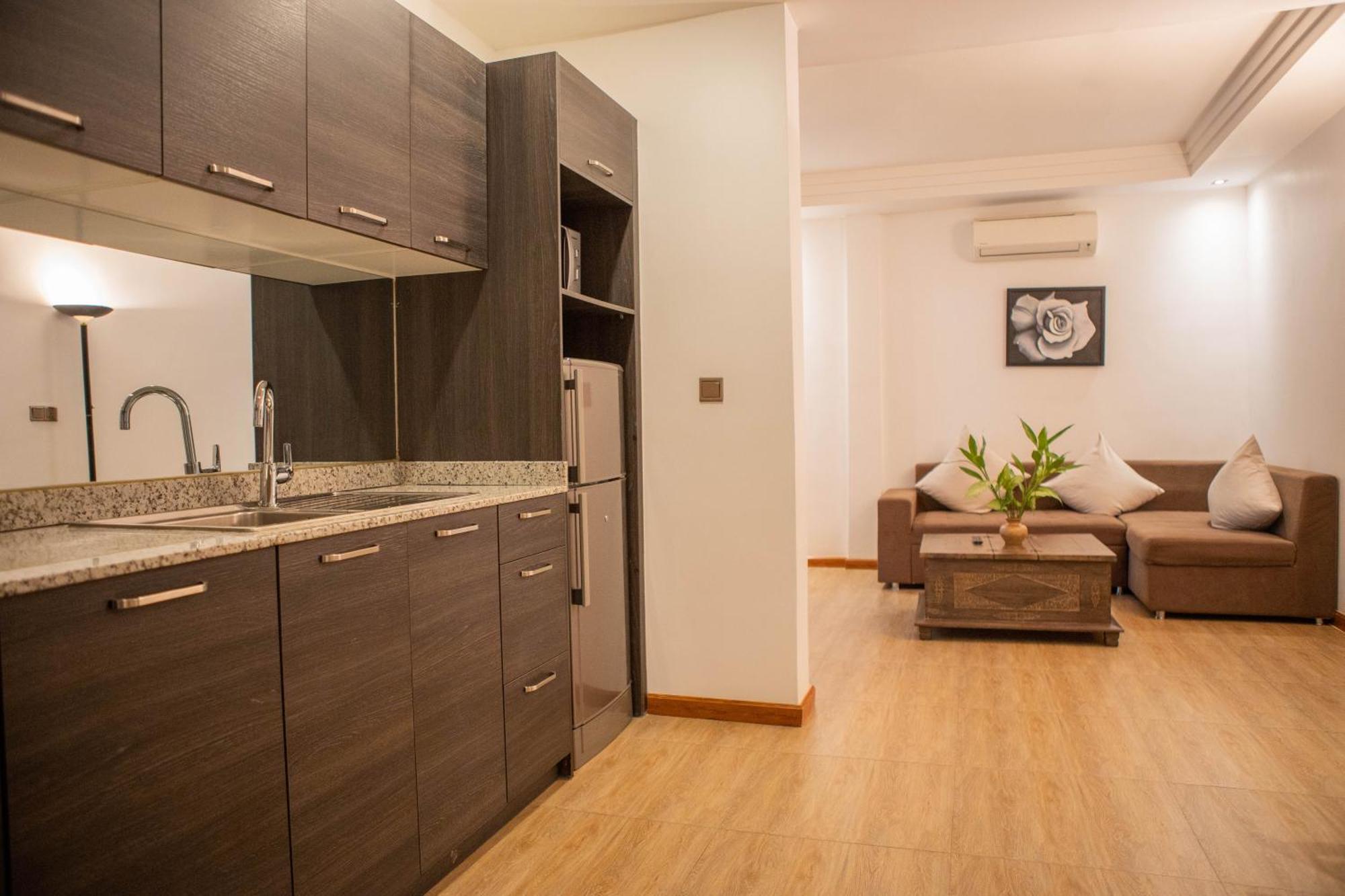 La Rose Suites Phnom Penh Exteriör bild